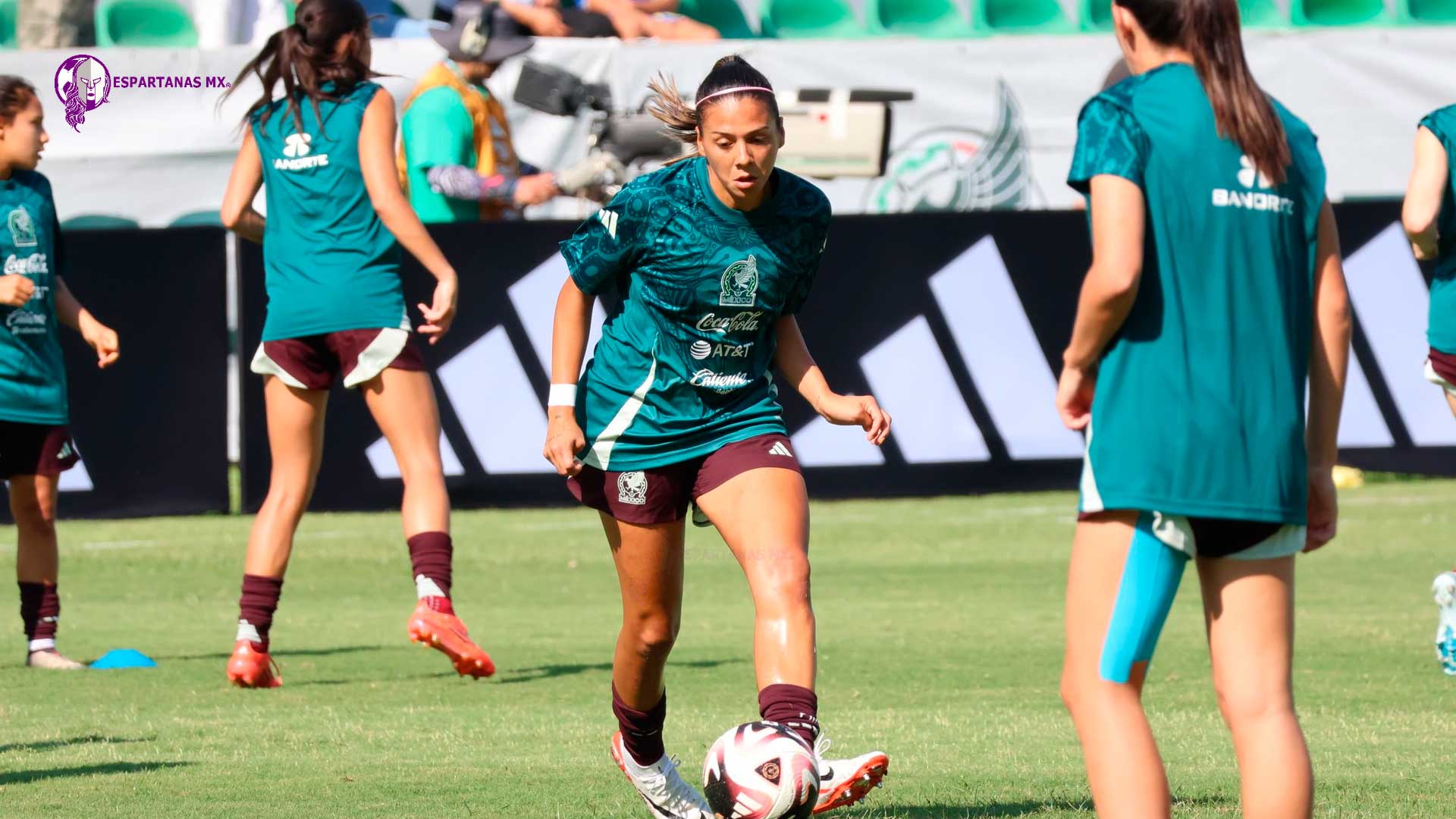 María Sánchez, jugadora del Tri femenil: “El apoyo de la afición siempre nos motiva”